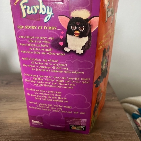 Tiger Vintage 1999 Furby 70-800 grey and white Electronic Interactive Toy New - Picture 7 of 8